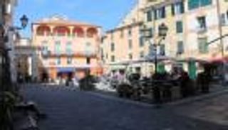 4 أيام إجازة بجزيرة إسبانية.. مكافأة العمل في مقهى إيطالي 