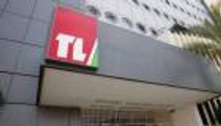 فنانون يقتحمون التلفزيون اللبناني احتجاجا على تجاهل المظاهرات