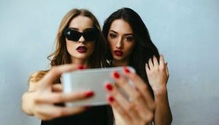 إدمان التكنولوجيا والقرن الـ٢١