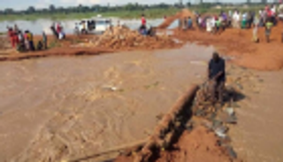 مصرع 4 أطفال وتشريد المئات جراء فيضانات في أوغندا