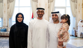 الشيخ محمد بن زايد يستقبل فريق عمل مبادرة "أمنتك بلادك"