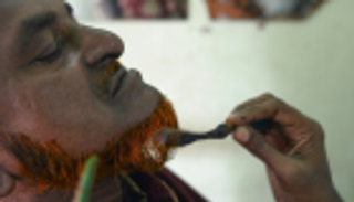 موضة اللحى المحناة تجتاح بنجلاديش