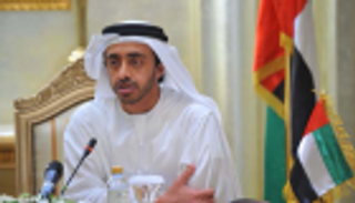 وزير الخارجية الإماراتي يبحث في فرنسا مستجدات الأوضاع بالمنطقة