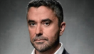 الشباب الإماراتي.. الوظائف وتحقيق الذات