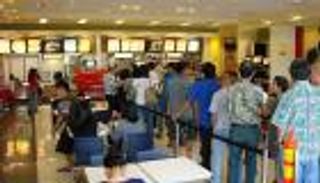 5 تصرفات تثير استياء موظفي مطاعم الوجبات السريعة.. تجنبوها