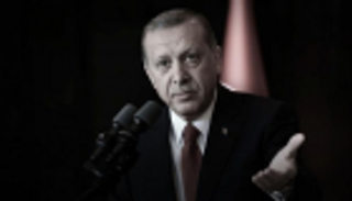 أردوغان يطالب الأتراك بالتقشف ويرفع راتبه