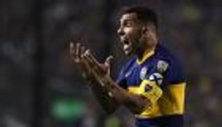 تيفيز فخور بلاعبي بوكا جونيورز رغم هزيمة ريفر بليت