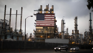 تراجعت أسعار النفط مع زيادة المخزونات الأمريكية