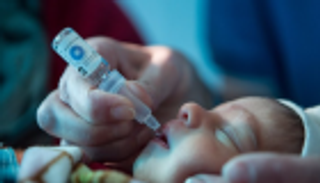 الإمارات تكافح شلل الأطفال.. تطعيم 71 مليون باكستاني خلال 5 أعوام