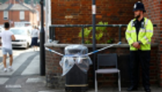 شرطة بريطانيا تفتش منزلين إثر العثور على 39 جثة بشاحنة