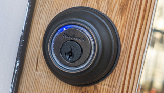 المساعدات الذكية المنزلية تتحول إلى جواسيس