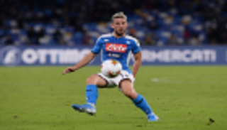 مارادونا يحذر نابولي من تكرار سيناريو القائد الراحل مع ميرتينز