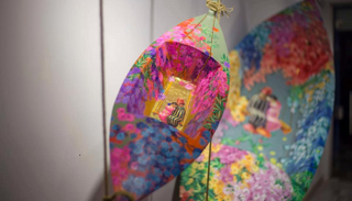 مراكب معروضة بجاليري "آزاد" بالقاهرة