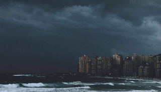 صور تداولها أهالي الإسكندرية لسمائهم عبر مواقع التواصل الاجتماعي