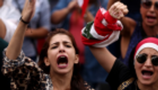 لبنانيون يردّون على اتهامات نصر الله بهاشتاق "أنا ممول الثورة"