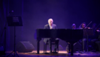 "انت أكيد المصري".. دويتو عمر خيرت ولطيفة فى العاصمة الإدارية 