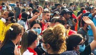 نساء عراقيات يشاركن في الاحتجاجات