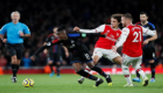 أرسنال يهدر فوزا ثمينا على كريستال بالاس في الدوري الإنجليزي