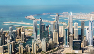 الاقتصاد الإماراتي يواصل النمو