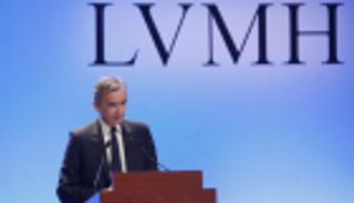 "أل في أم أش" للصناعات الفاخرة تخطط للاستحواذ على الأمريكية "تيفاني"