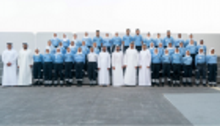 محمد بن زايد خلال استقبال خريجي برنامج المسعفين: مشروع حضاري رائد