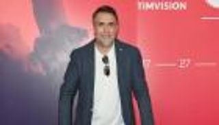 "الرقم 9".. فيلم سينمائي يلخص 50 عاما من حياة باتيستوتا