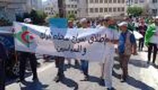 "الجزائر واقفة".. مبادرة فنانين لإطلاق سراح سجناء الرأي