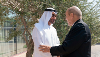 الشيخ محمد بن زايد آل نهيان ووزير الخارجية الفرنسي جون إيف لودريان
