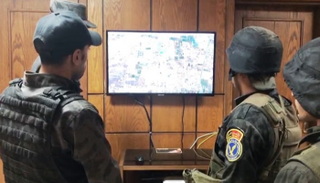 قوات الأمن المصرية قبل تنفيذها العملية بالعريش