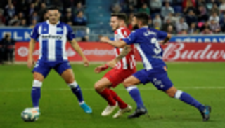 أتلتيكو يتعثر أمام ألافيس ويفرط في صدارة الدوري الإسباني