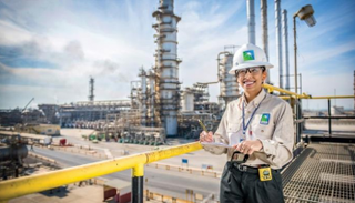 دافوس الصحراء.. فرصة لترويج طرح "أرامكو" الأكبر عالميا في البورصة