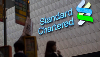 ستاندرد تشارترد يلمح لعوامل معاكسة بعد ربح فاق التوقعات بالربع الثالث