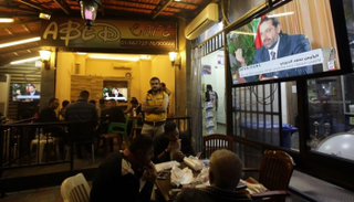 انخفاض تكلفة التأمين على ديون لبنان على وقع استقالة الحريري