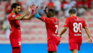 ثلاثية عجمان تمنح شباب الأهلي صدارة مؤقتة للدوري الإماراتي
