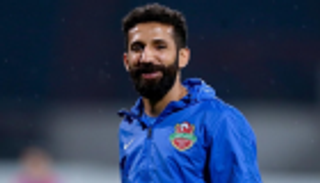 لاعب شباب الأهلي الإماراتي يحذر زملاءه رغم الفوز على عجمان