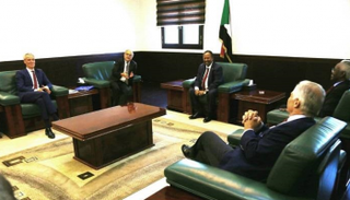 رئيس الوزراء السوداني يلتقي وفد الاتحاد الأوروبي