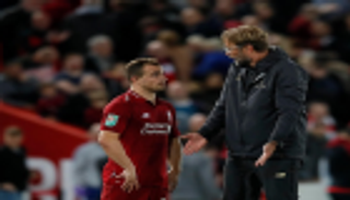 هيمنة الثلاثي الهجومي تجبر كلوب على التضحية بشاكيري