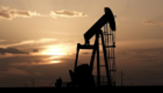 أسعار النفط تصعد متجاهلة زيادة المخزونات الأمريكية