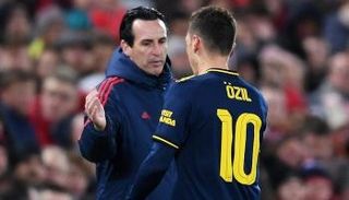 أوناي إيمري وأوزيل