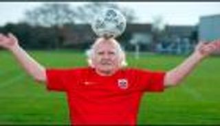 عجوز بريطاني يبحث عن ناد لتمثيله بحلول عيد ميلاده الـ84