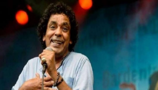 المطرب المصري محمد منير