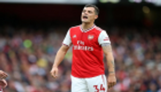 تشاكا يكسر صمته برسالة اعتذار لجماهير أرسنال