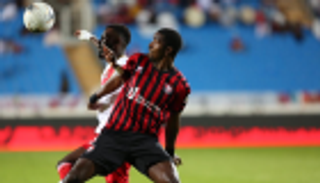 الرائد يمنح الأهلي هدية ثمينة في الدوري السعودي