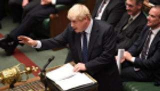 جونسون يتخلى عن التهديد بـ"بريكست" دون اتفاق