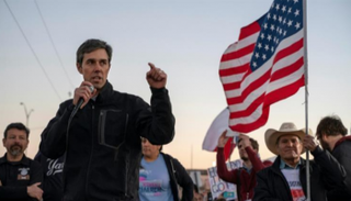  المرشح الديمقراطي بيتو أورورك