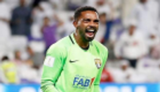 حارس العين الإماراتي يلوم التحكيم بعد التعادل مع الجزيرة