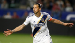 عرض إيطالي ورغبة إنجليزية لضم إبراهيموفيتش