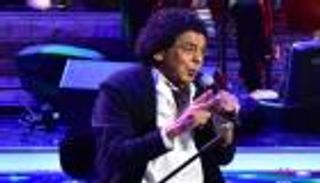 رغم إصابته.. محمد منير يبدع في افتتاح مهرجان الموسيقى العربية