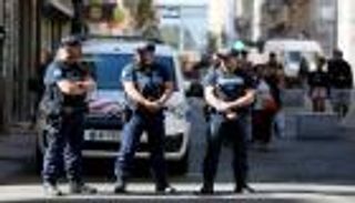 العثور على 31 مهاجرا باكستانيا في شاحنة بفرنسا
