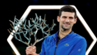 ديوكوفيتش يتوج ببطولة باريس ويقترب من معادلة نادال